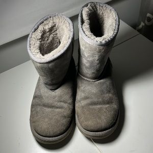 UGGS